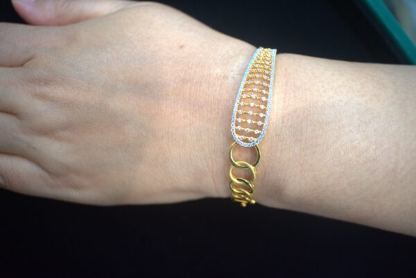Bracelate